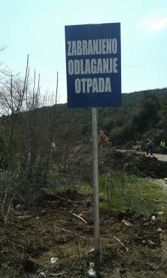 Sklonjena divlja deponija sa putu za Topliš