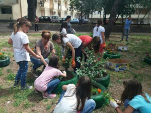 Kad se male ruke slože, sve se može, sve se može